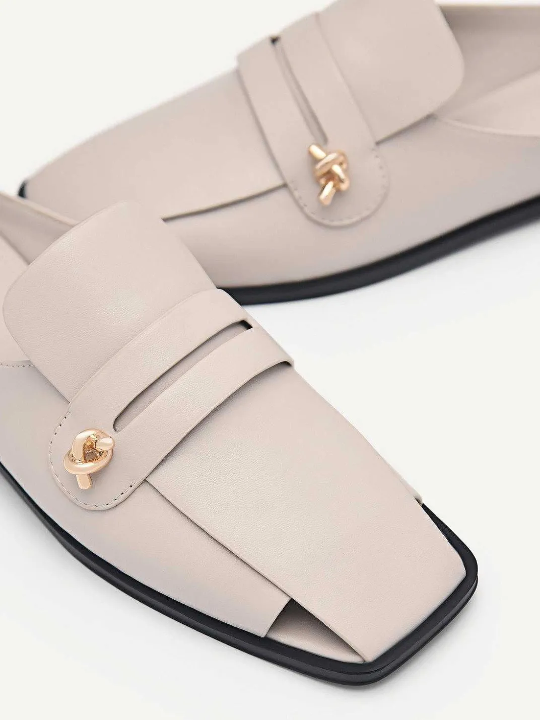 Carolyn Penny Mules<PEDRO