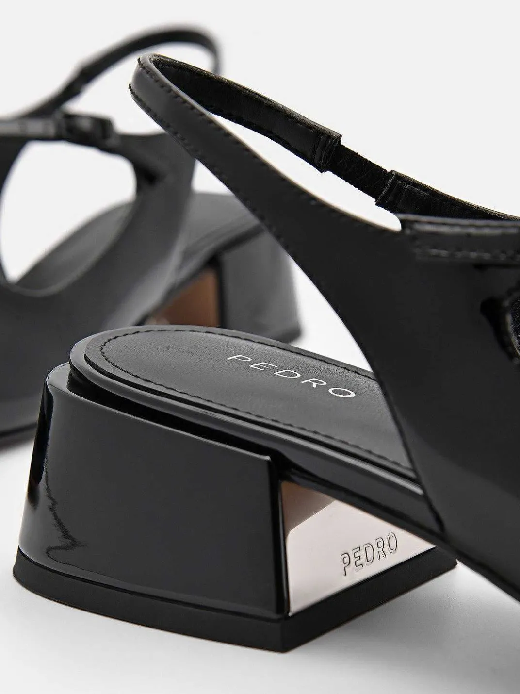 Effie Leather Mary Jane Pumps<PEDRO Online