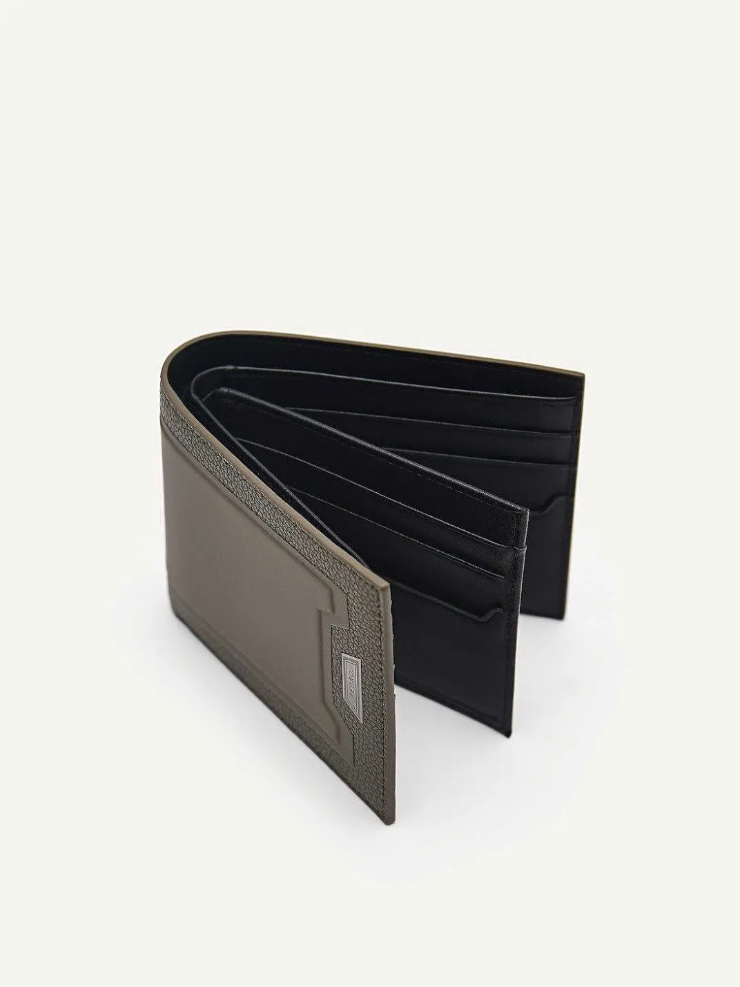 Embossed Leather Bi-Fold Flip Wallet<PEDRO