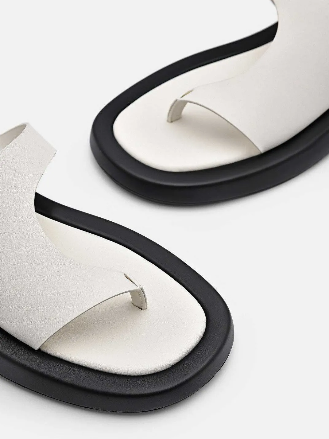 Este Thong Sandals<PEDRO New