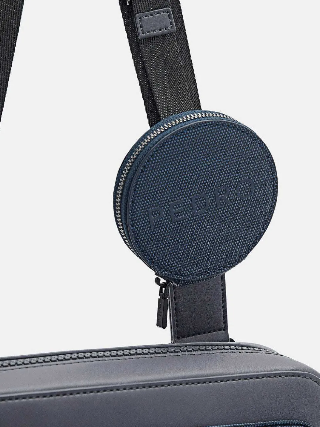 Flynn Casual Sling Bag<PEDRO