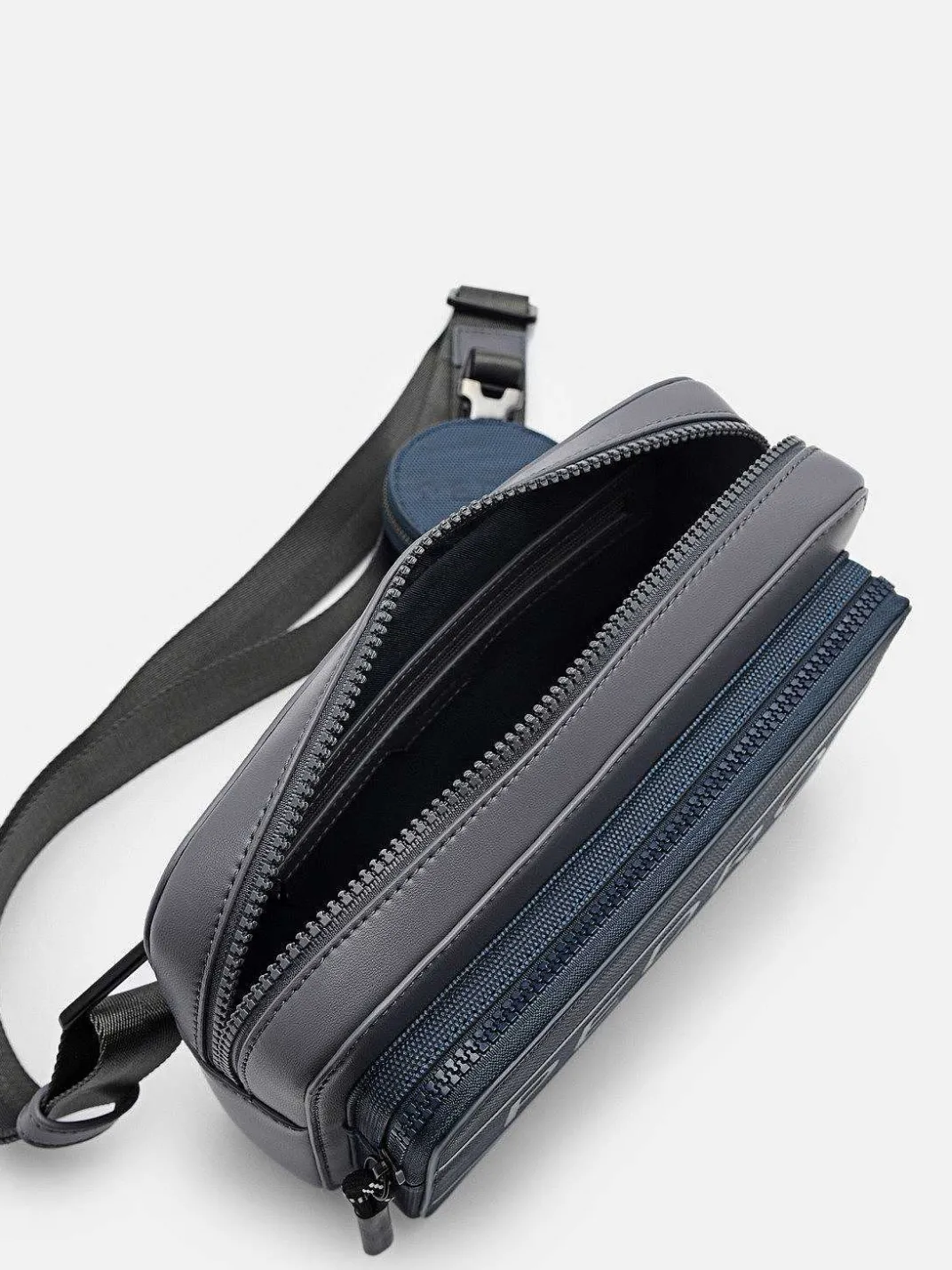 Flynn Casual Sling Bag<PEDRO
