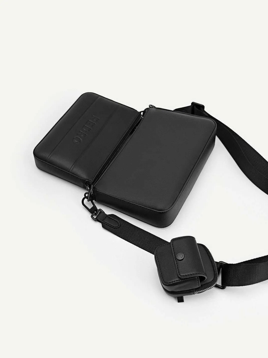 Frank Sling Bag With Earphone Holder<PEDRO Hot