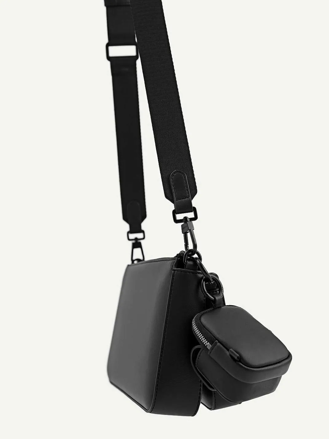 Frank Sling Bag With Earphone Holder<PEDRO Hot