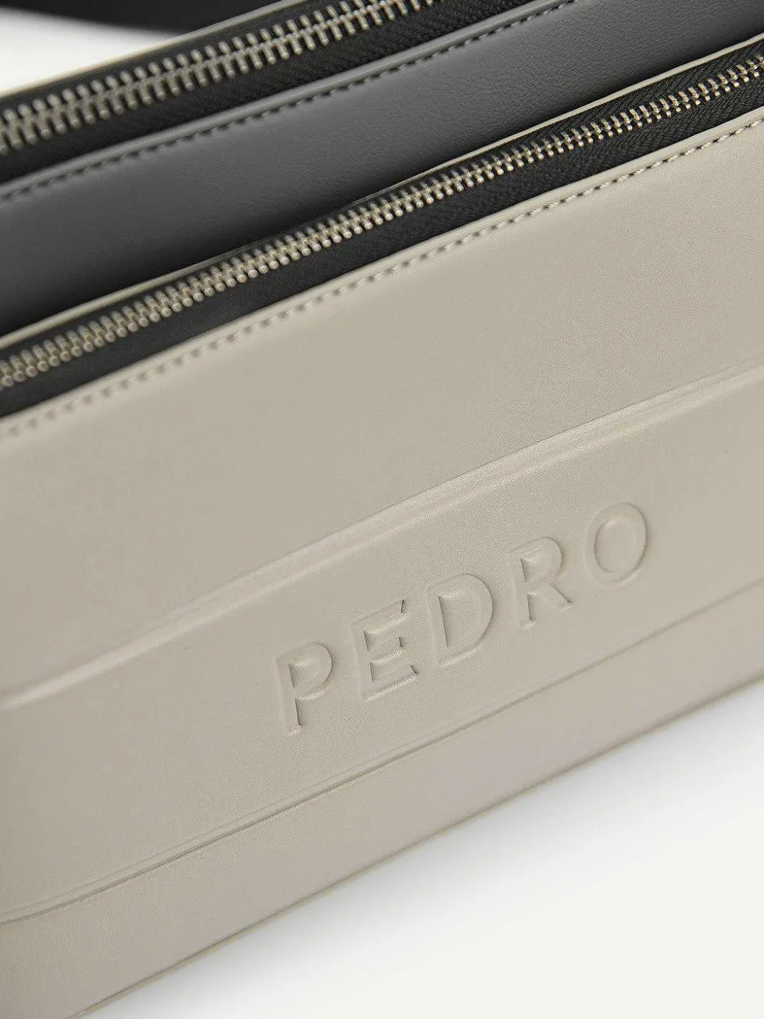 Frank Sling Bag With Earphone Holder<PEDRO Outlet
