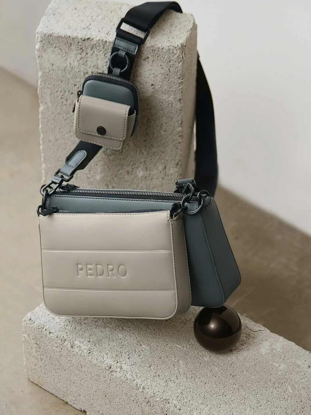 Frank Sling Bag With Earphone Holder<PEDRO Outlet