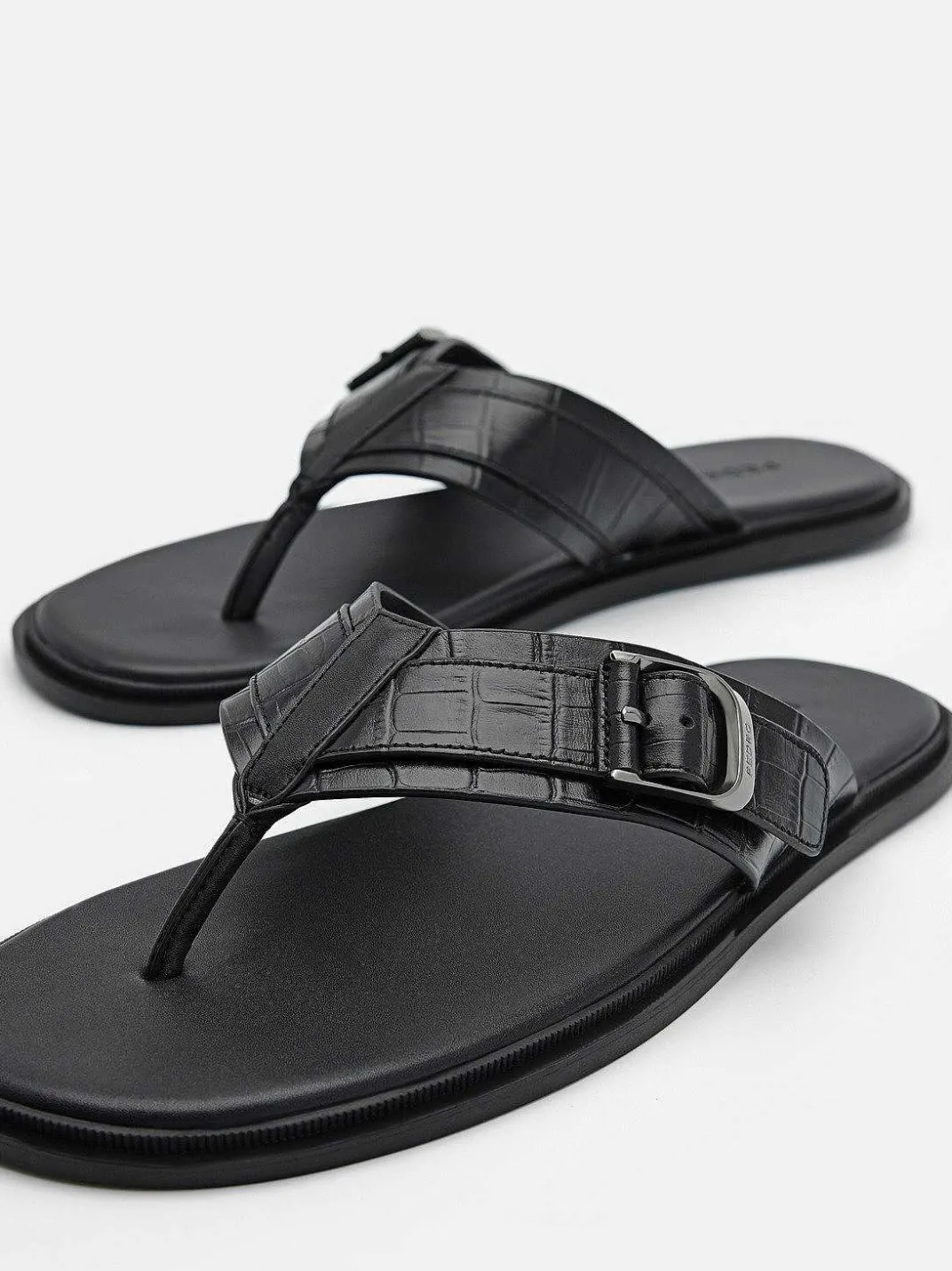 Helix Leather Thong Sandals<PEDRO