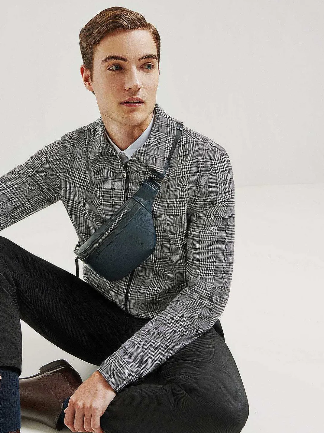 Monochrome Sling Pouch<PEDRO Outlet