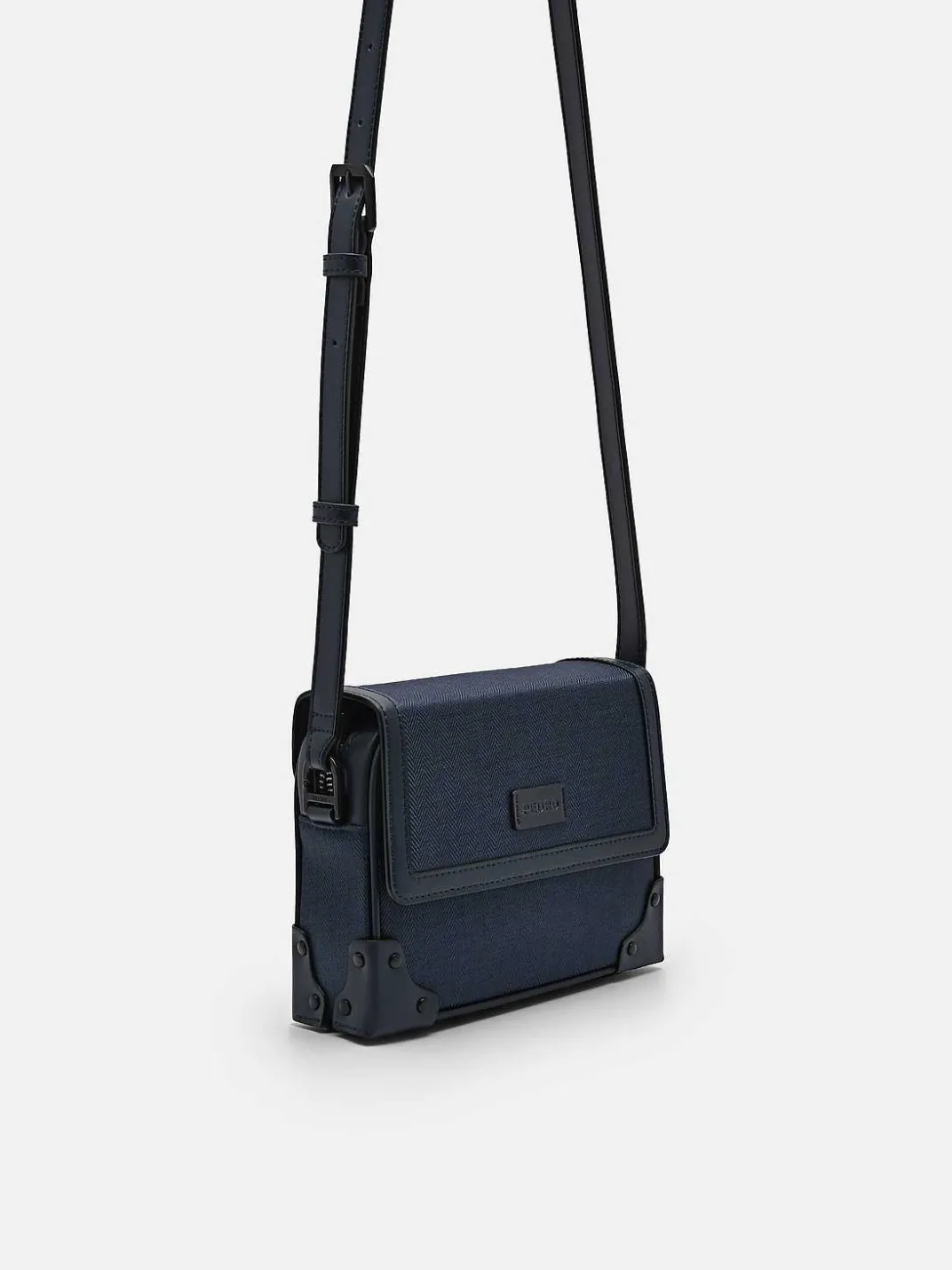 Norton Boxy Sling Bag<PEDRO New