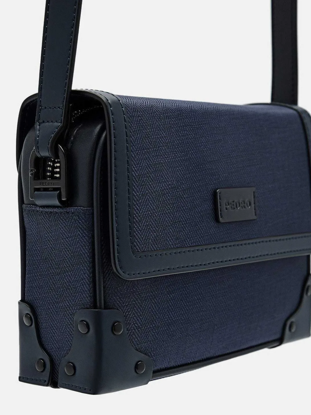 Norton Boxy Sling Bag<PEDRO New