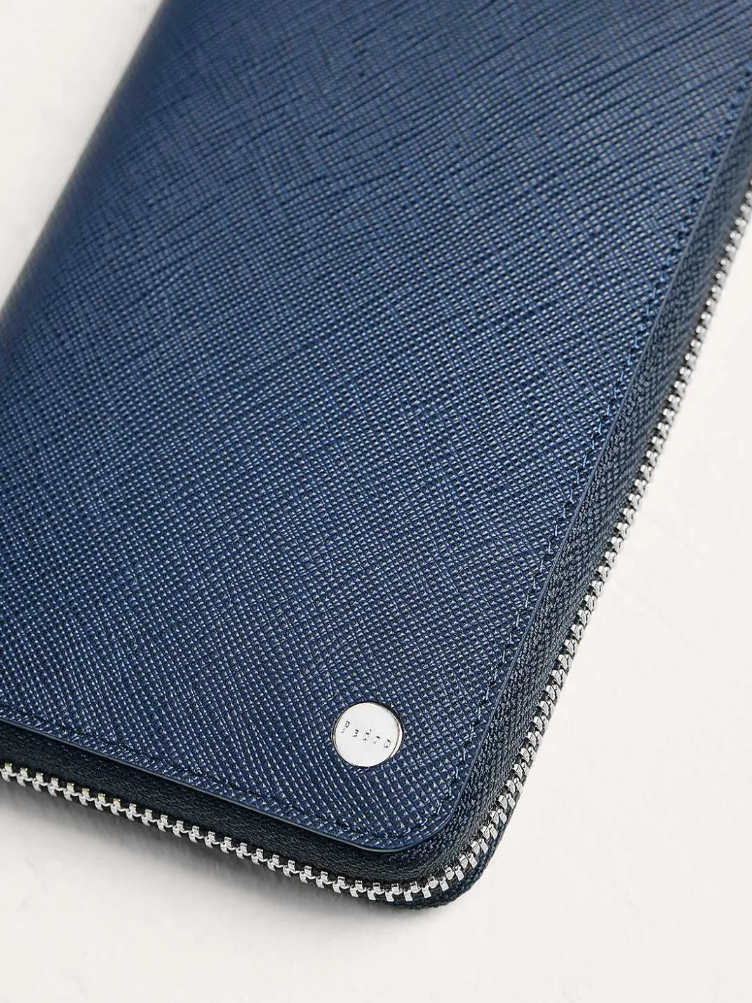 Oliver Embossed Leather Zip-Around Wallet<PEDRO Sale