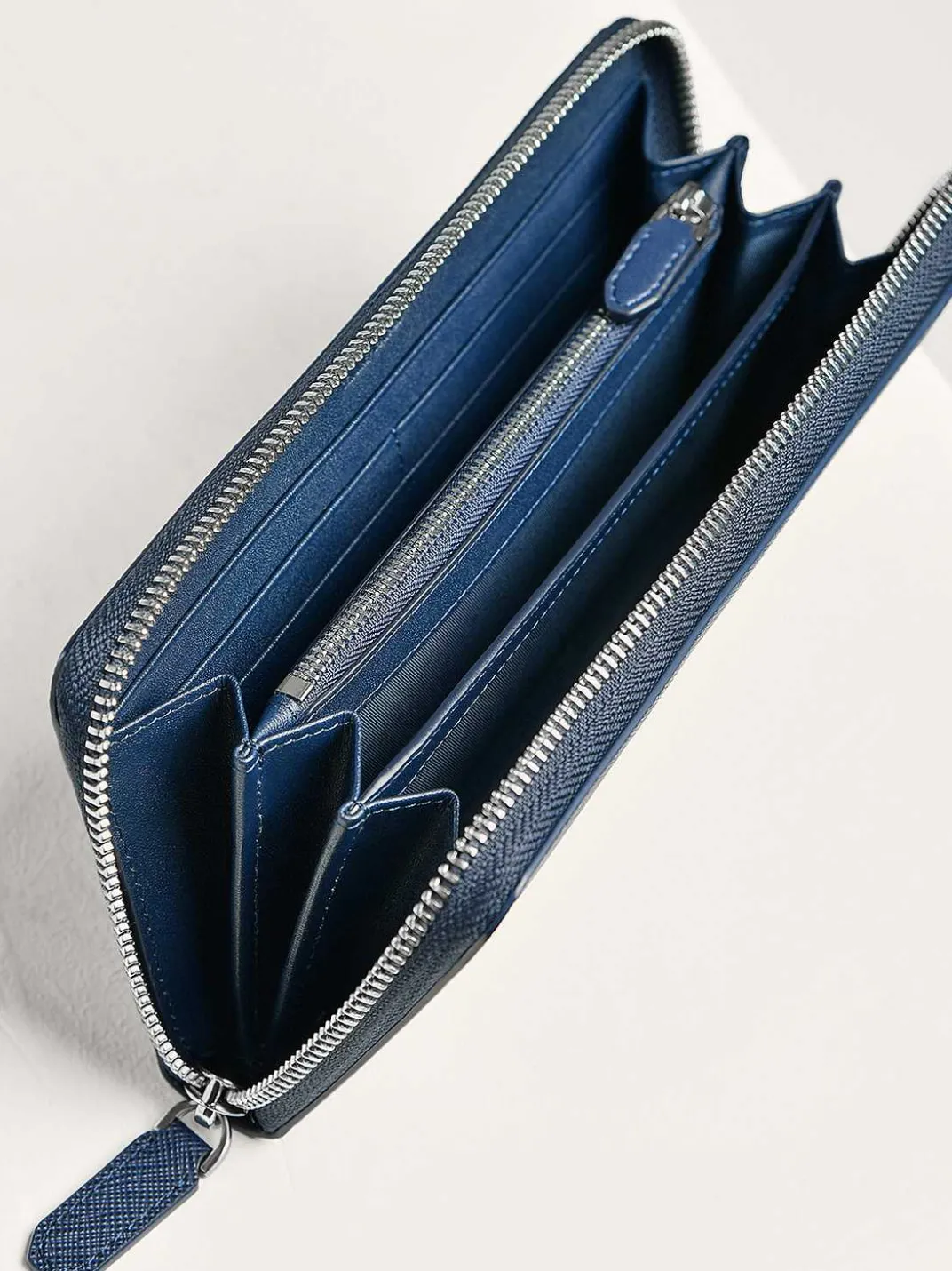 Oliver Embossed Leather Zip-Around Wallet<PEDRO Sale