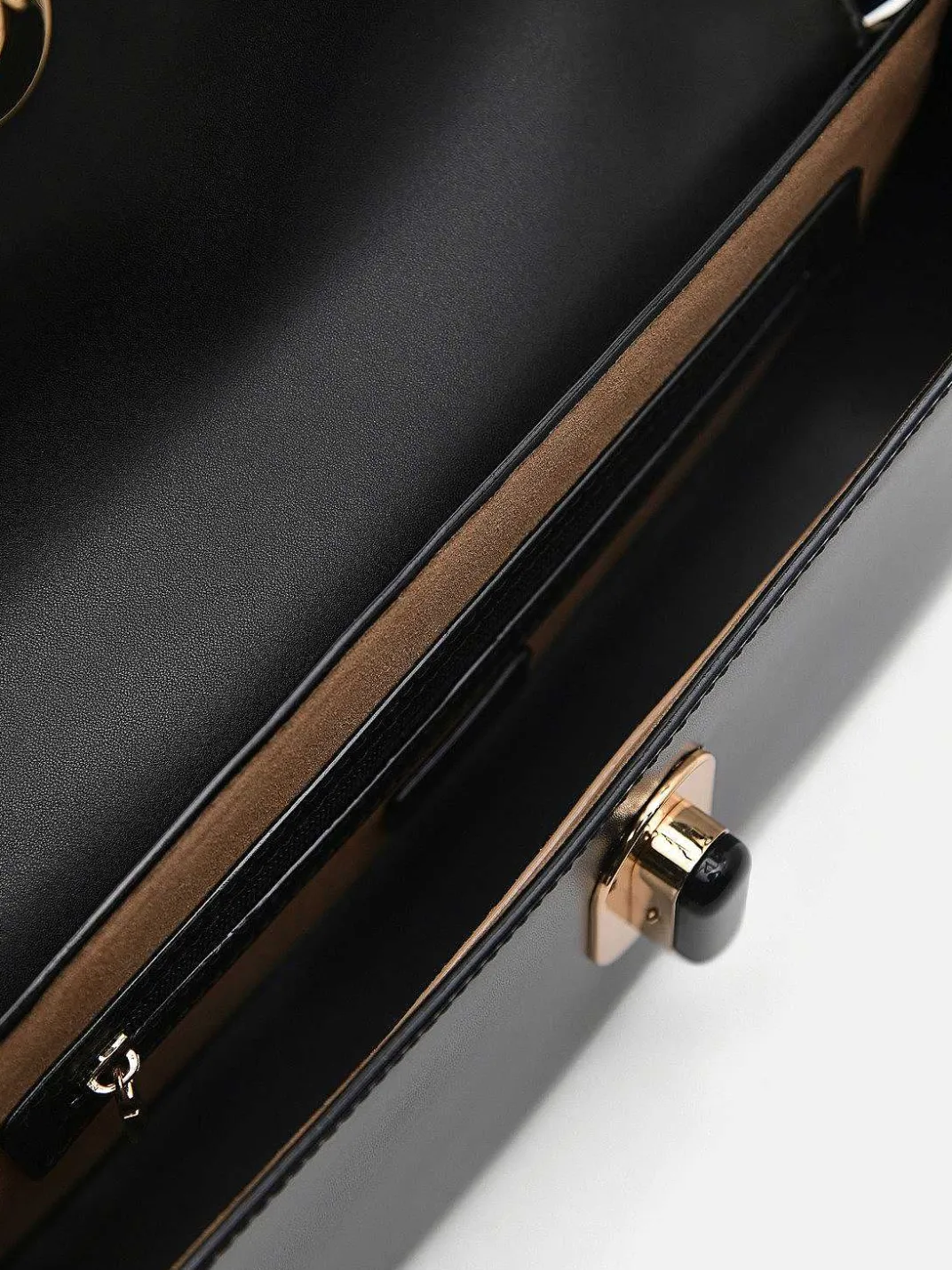 Studio Rift Leather Shoulder Bag<PEDRO New