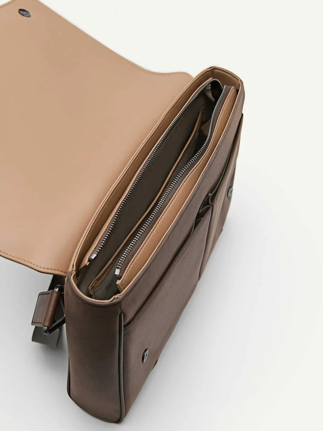 Rainier Messenger Bag<PEDRO