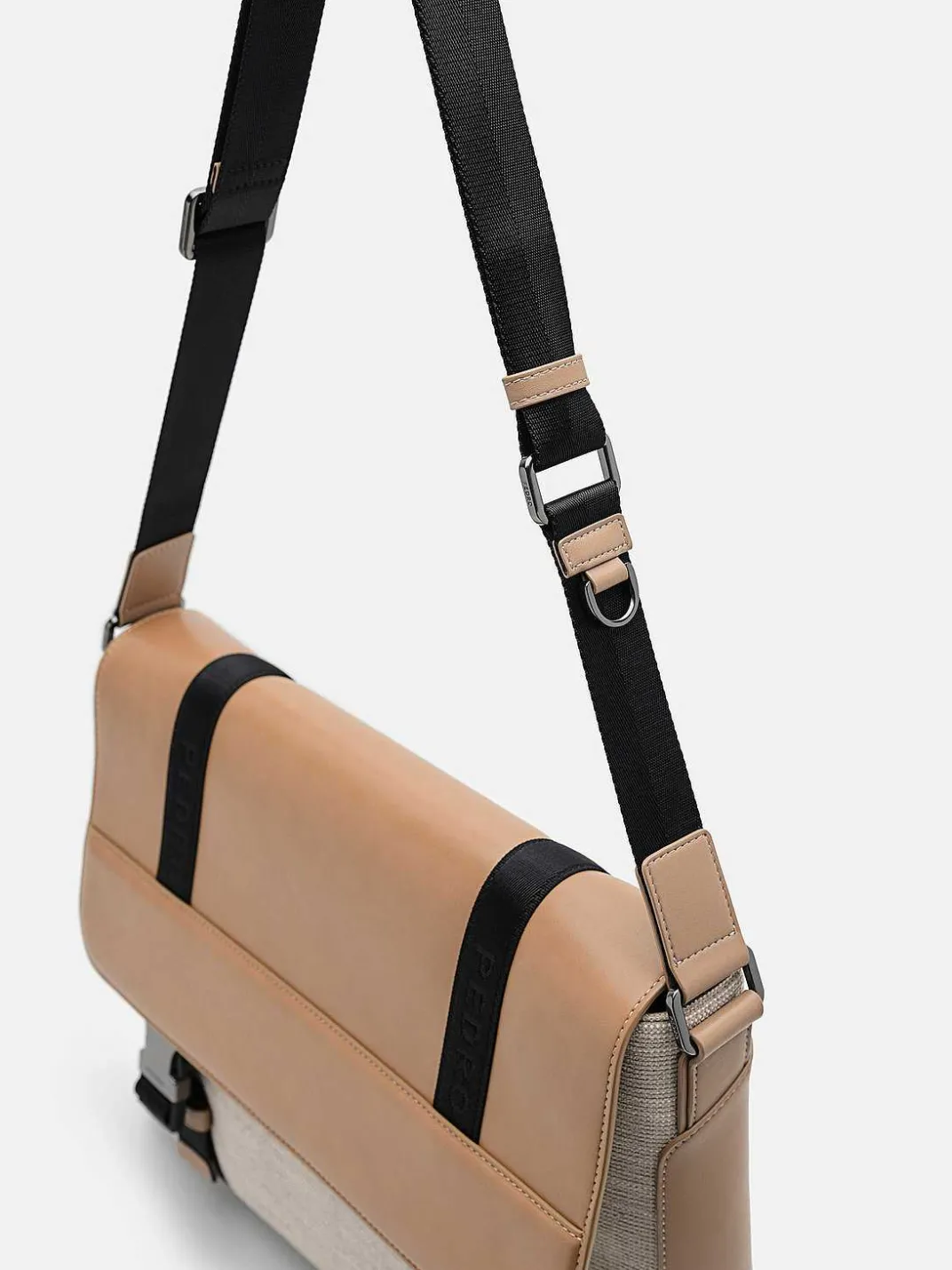 Rigby Messenger Bag<PEDRO New