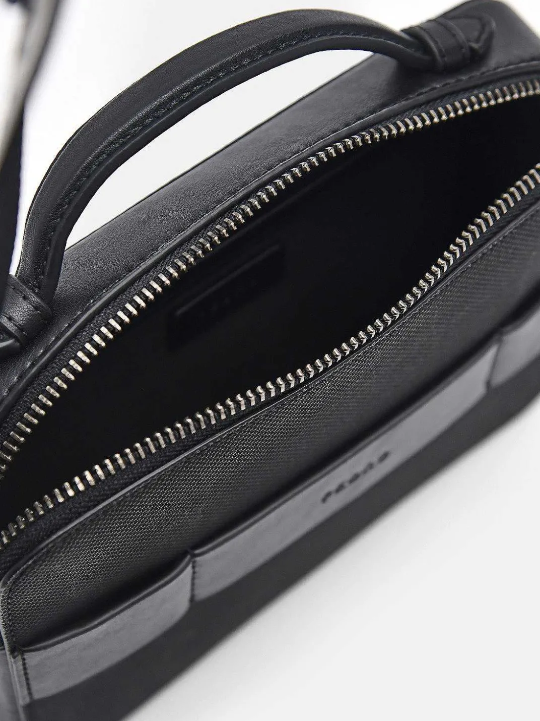 Smith Sling Bag<PEDRO Clearance