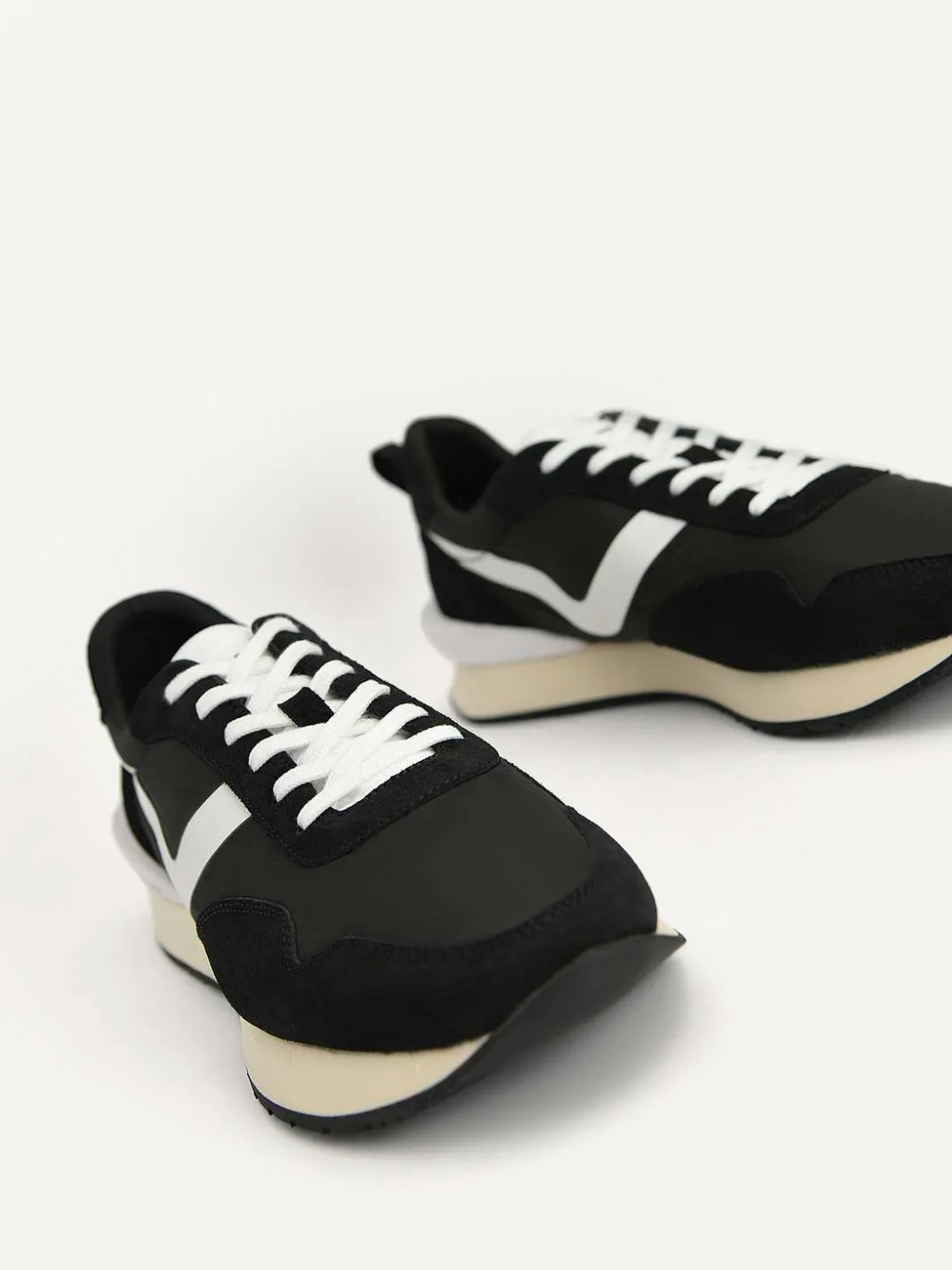 Suede Sneakers<PEDRO