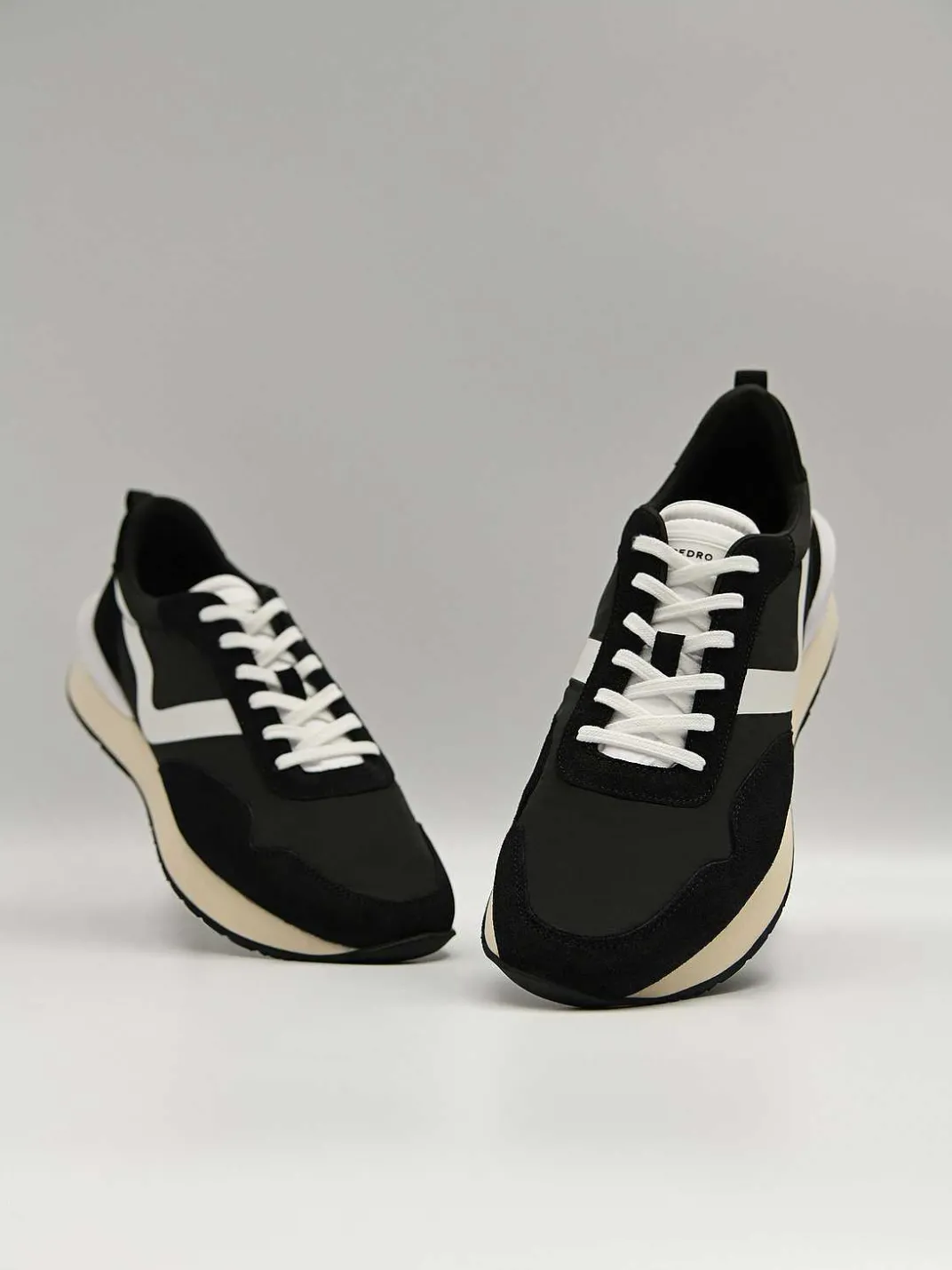 Suede Sneakers<PEDRO