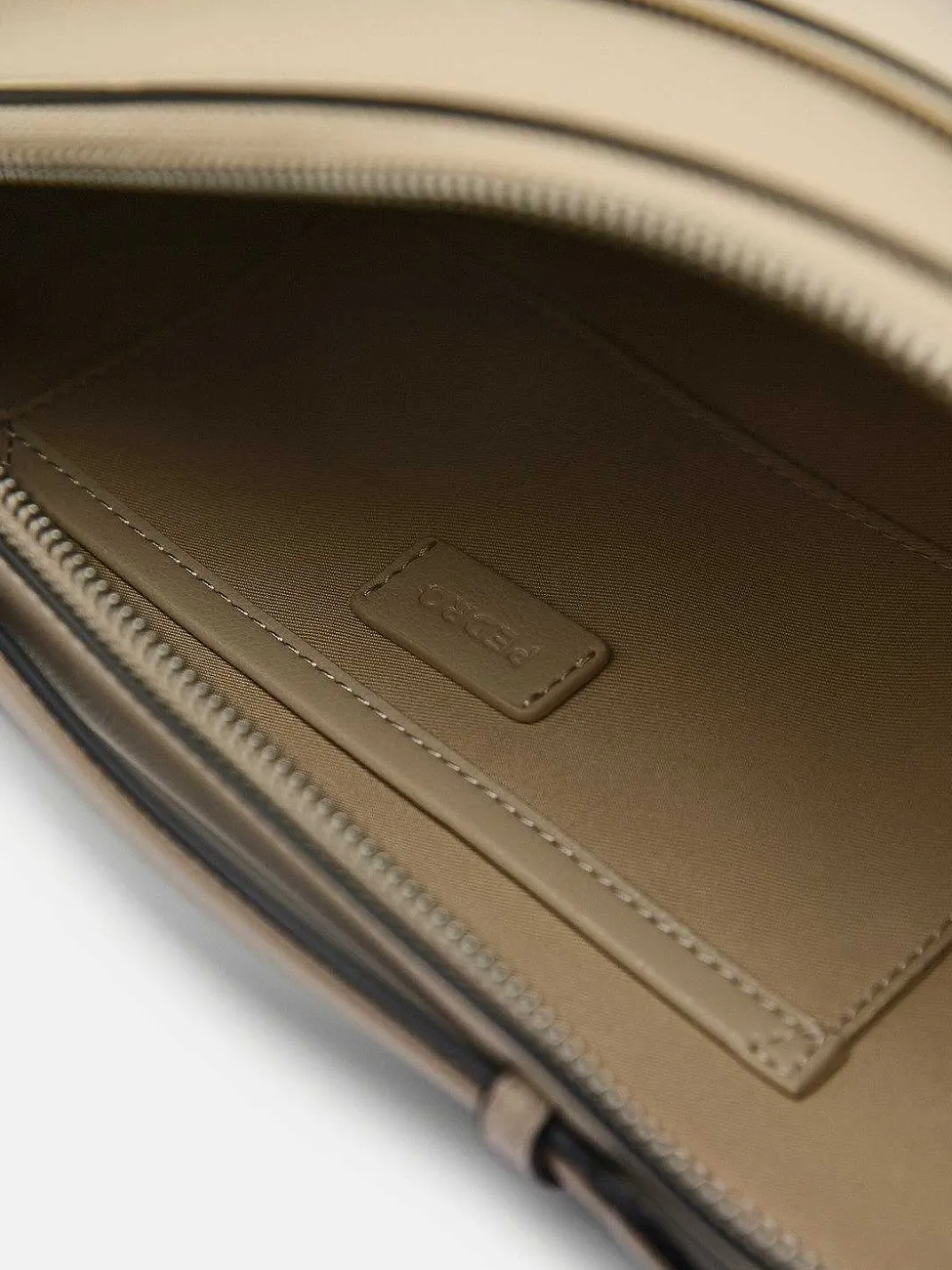 Taper Sling Pouch<PEDRO