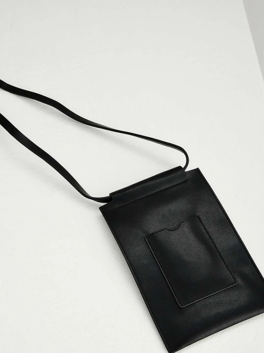 Trip Phone Pouch With Lanyard<PEDRO New