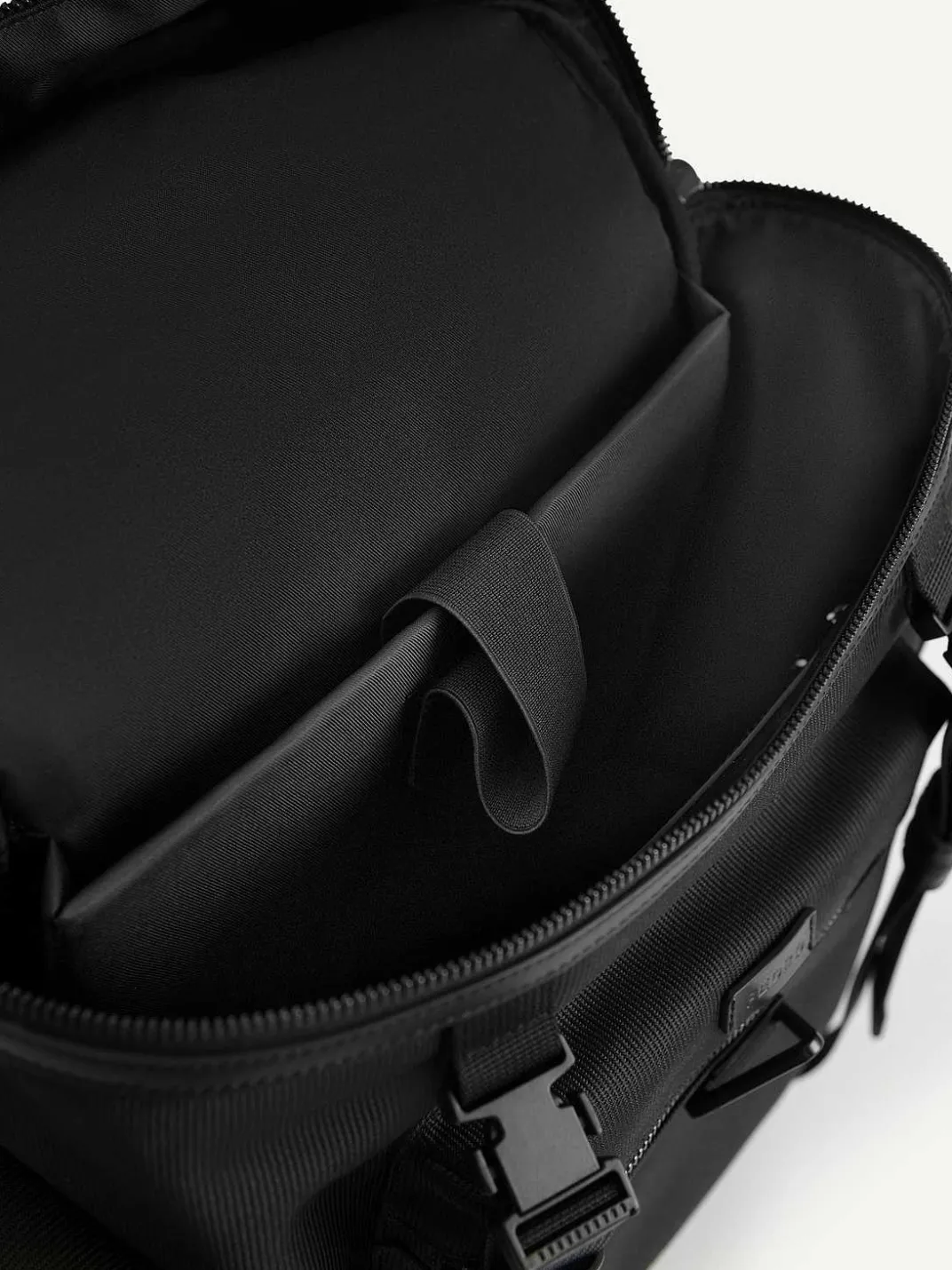 Utilitarian Backpack<PEDRO